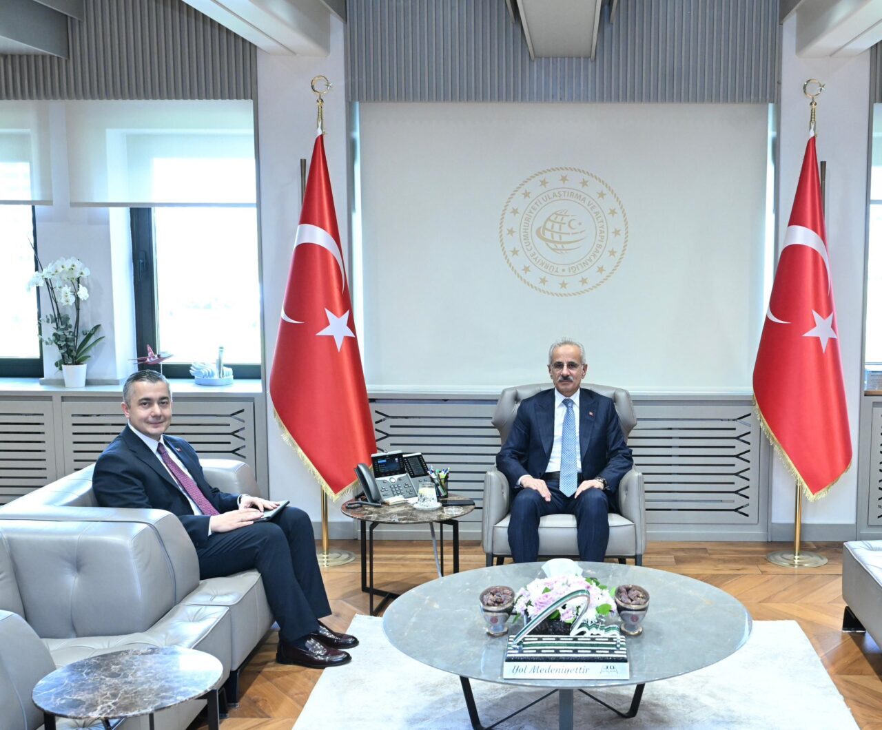 - Görüşmede, başta Mahmutbey-Bahçeşehir-Esenyurt Metro Hattı Projesi olmak üzere ilçedeki