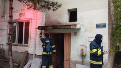 ESKİŞEHİR (AA) – Eskişehir'in Odunpazarı ilçesinde iki katlı binanın giriş