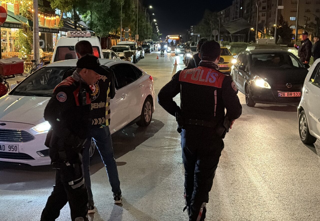 ESKİŞEHİR (AA) – Eskişehir’de polis ekiplerince Kurban Bayramı'na yönelik denetim