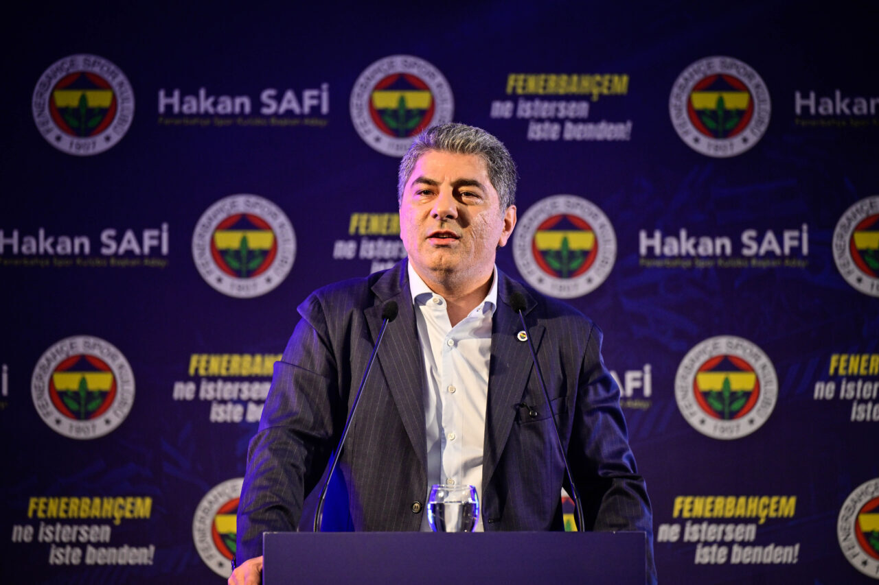 - "Fenerbahçemize 1 yıldız yetmez. Rakiplerin dizlerini titretecek kadroyu kuracağız"
-
