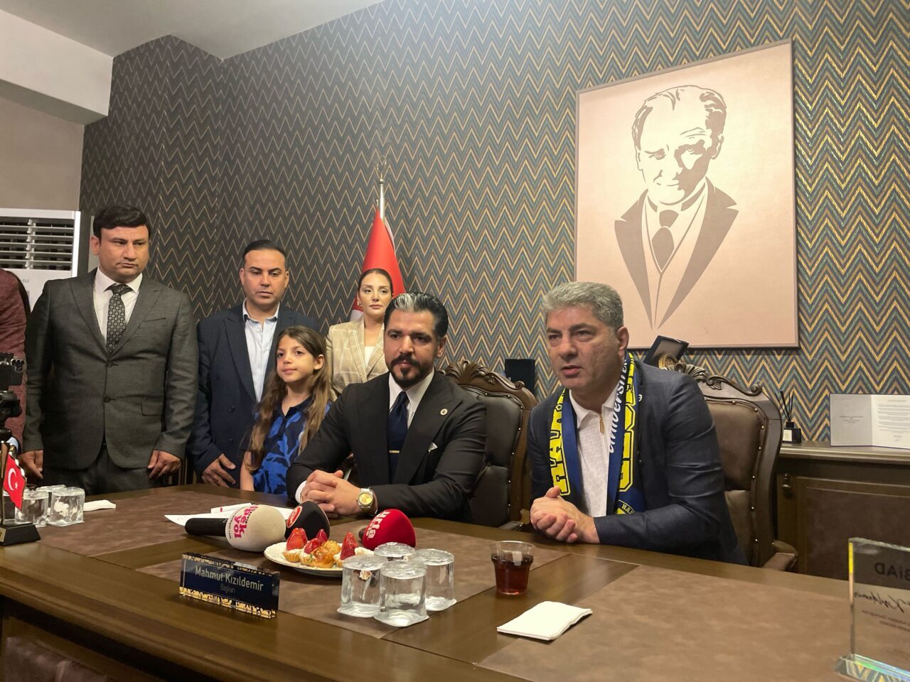 - "Eskiden yeni olmaz, değişmeyen tek şey değişimdir, biz değişimin