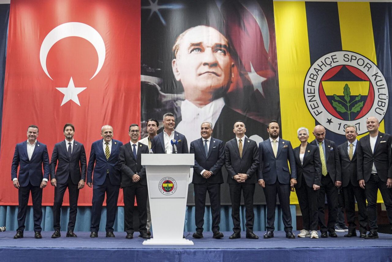 - Sarı-lacivertli kulübün başkanı Sadettin Saran:
- "Fenerbahçe'nin en büyük gücü