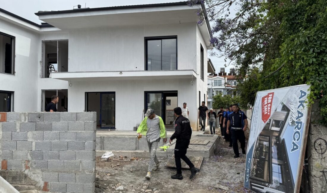- Fethiye Kaymakamı Fatih Akkaya:
- "Başkanımızın sağlık durumu son derece