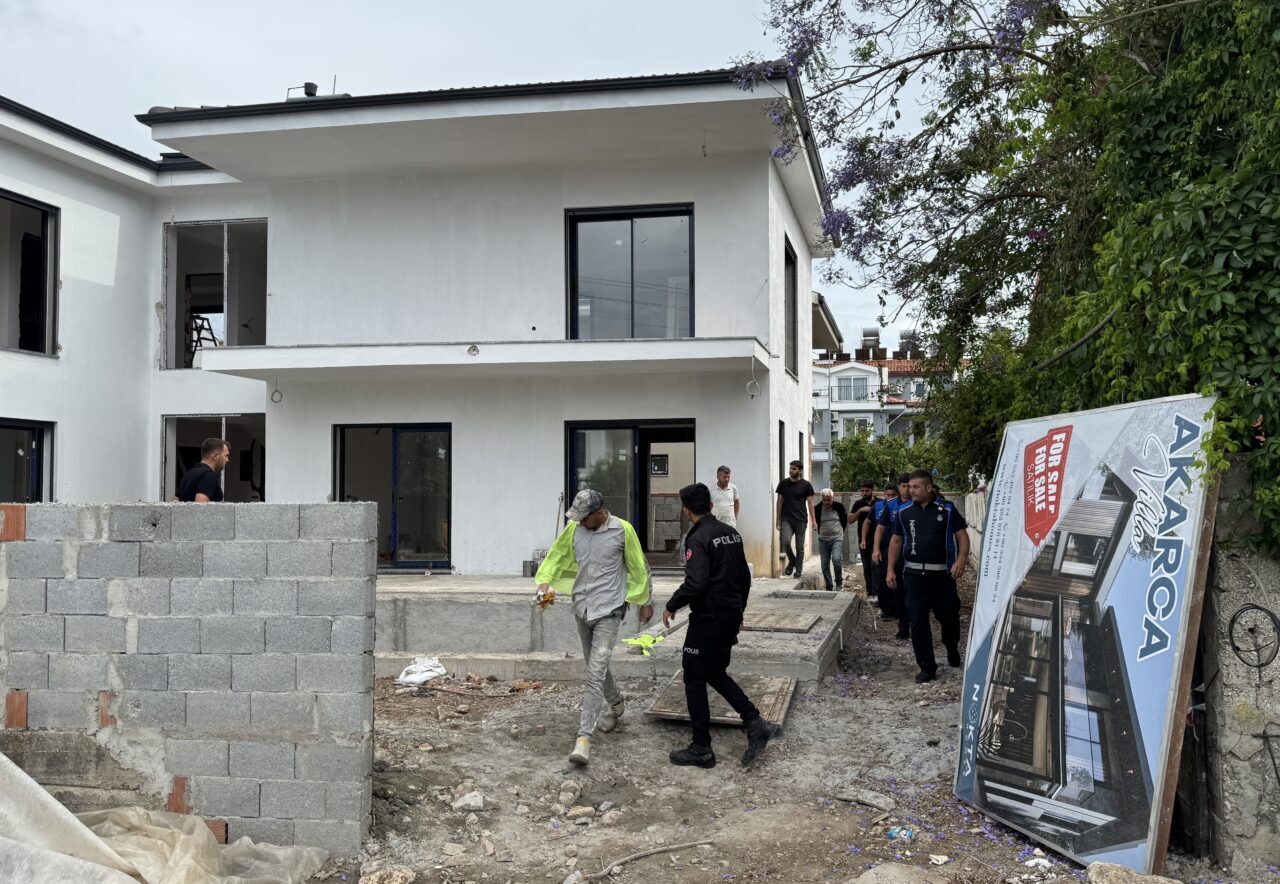 - Fethiye Kaymakamı Fatih Akkaya:
- "Başkanımızın sağlık durumu son derece