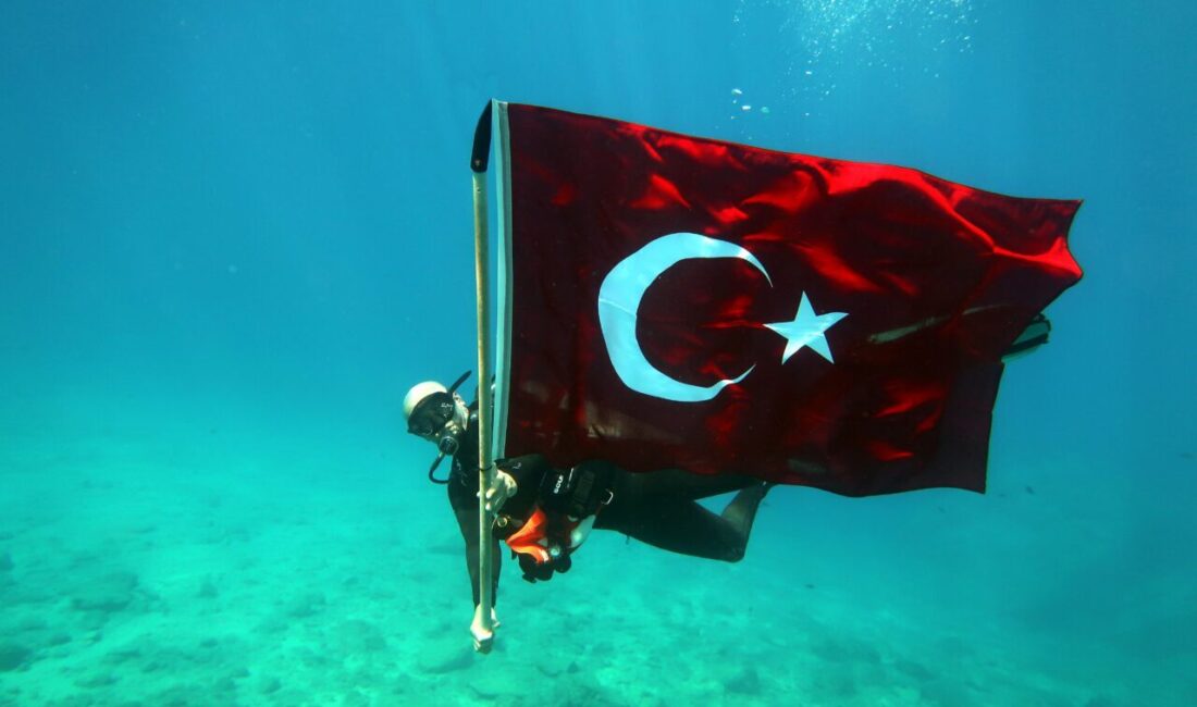 MUĞLA (AA) – Muğla'nın Fethiye ilçesinde bir grup dalgıç, 19