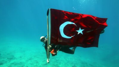 MUĞLA (AA) – Muğla'nın Fethiye ilçesinde bir grup dalgıç, 19