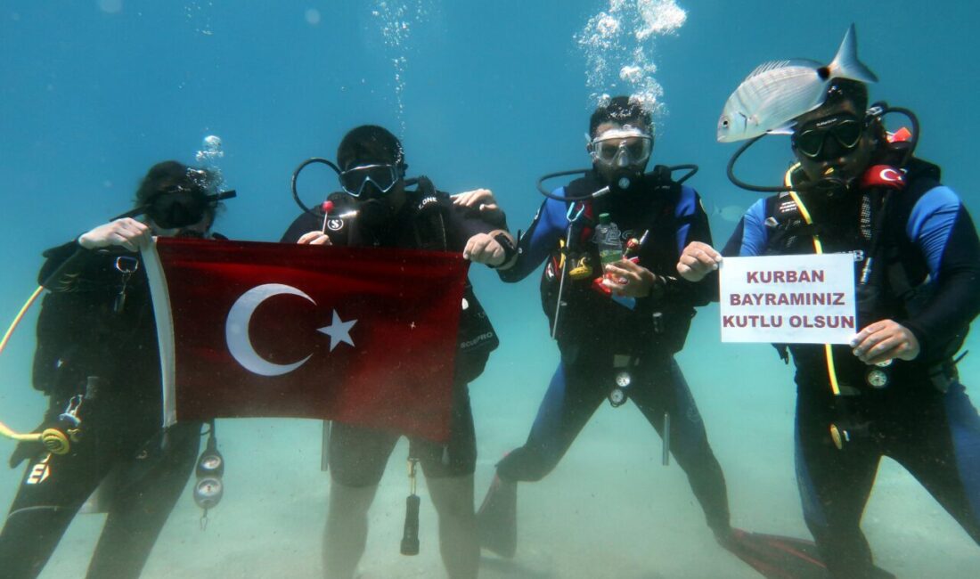 MUĞLA (AA) – Muğla'nın Fethiye ilçesinde bir grup dalgıç, Kurban