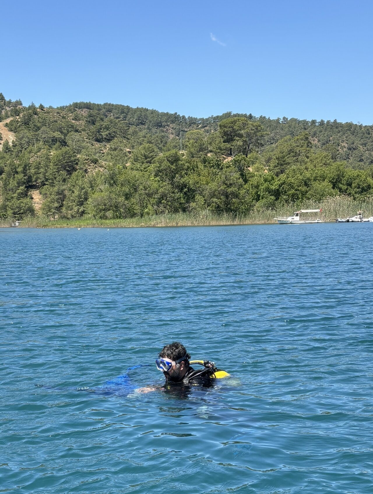 MUĞLA (AA) – Muğla'nın Fethiye ilçesinde düzenlenen etkinlikte dalgıçlar deniz