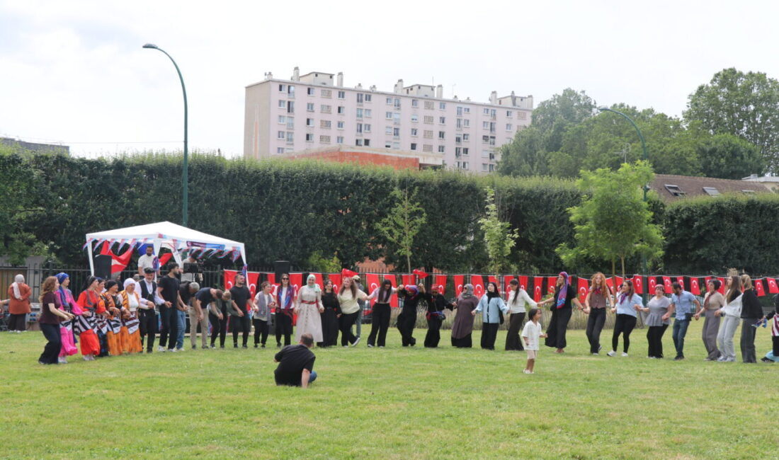 PARİS (AA) – Paris Trabzonlular Derneği tarafından Fransa'da 10. Paris