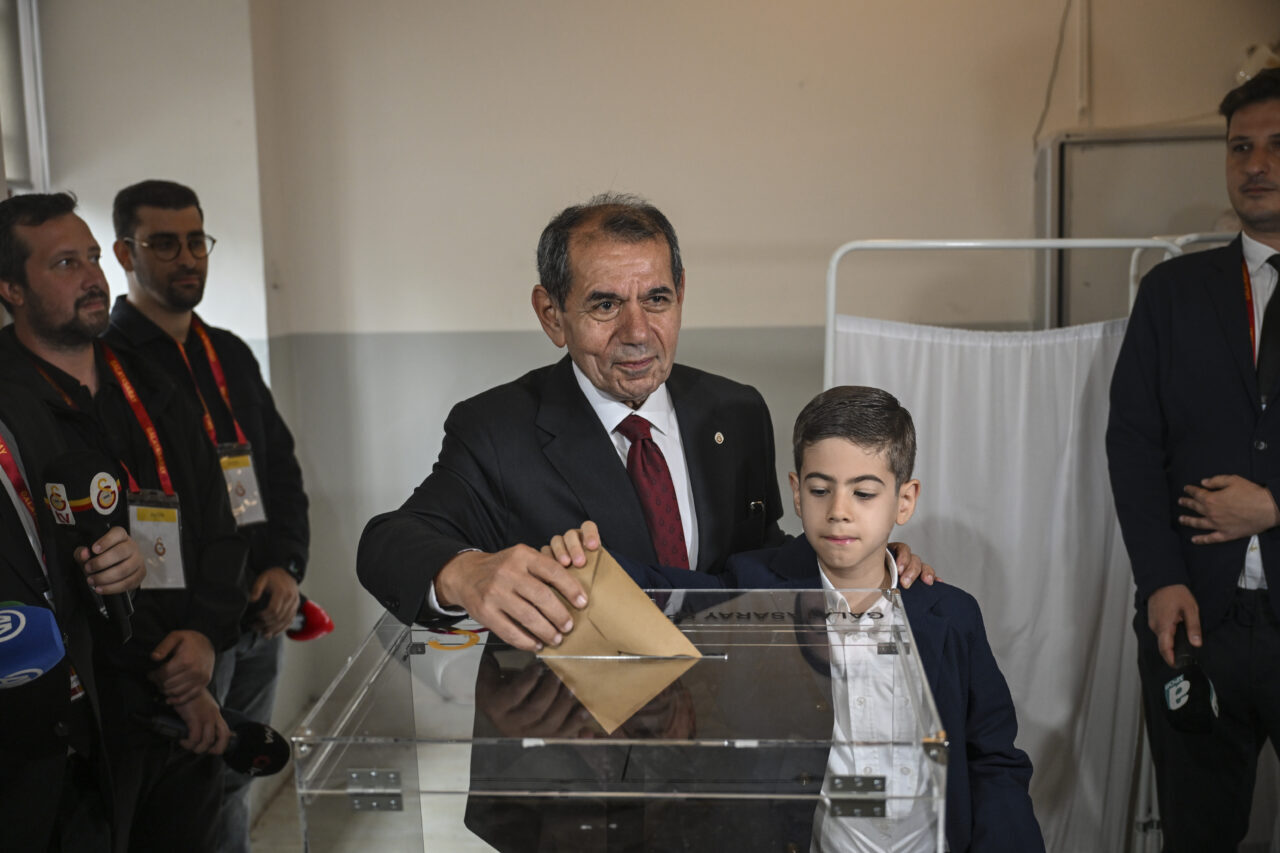 - Genel kurulda oy verme işlemi başladı