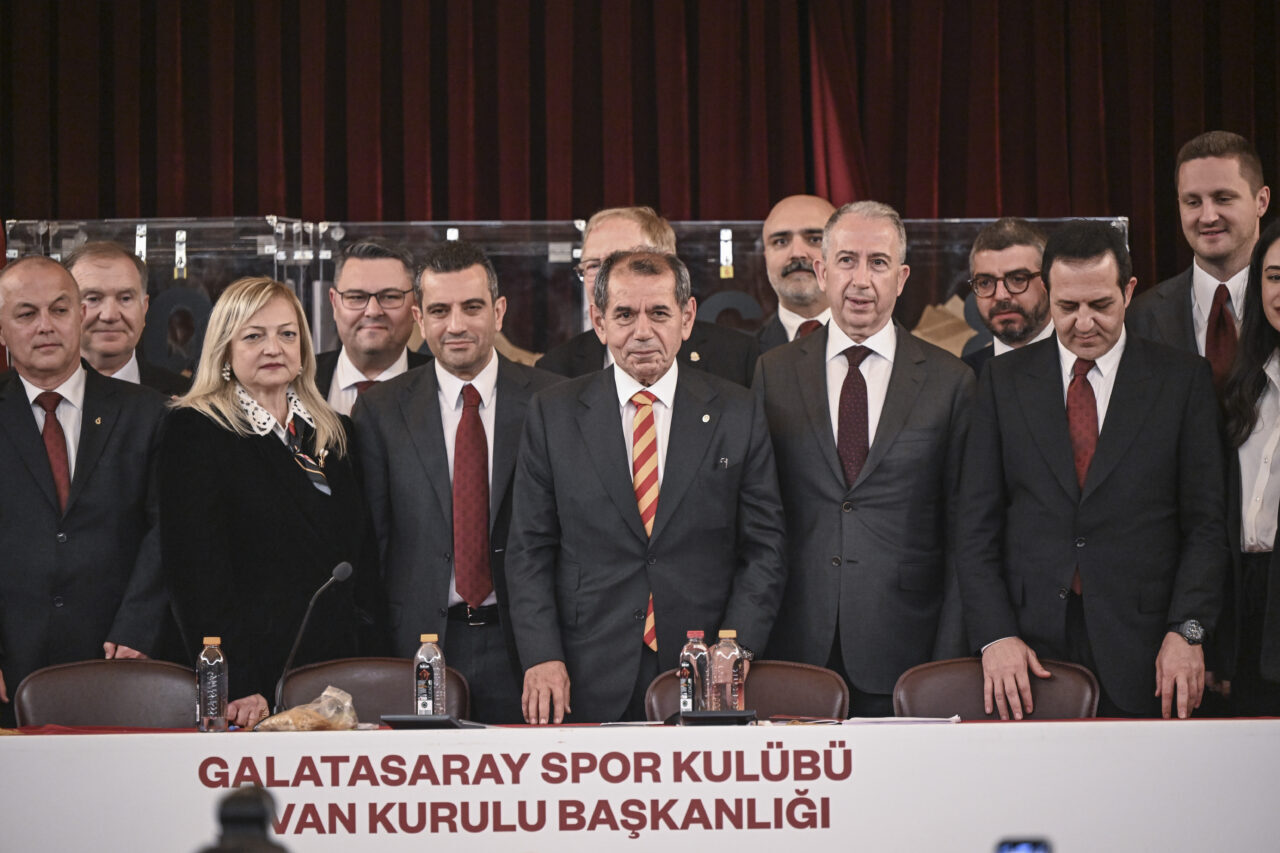 - Özbek, tek aday olarak girdiği seçimde kullanılan 2 bin