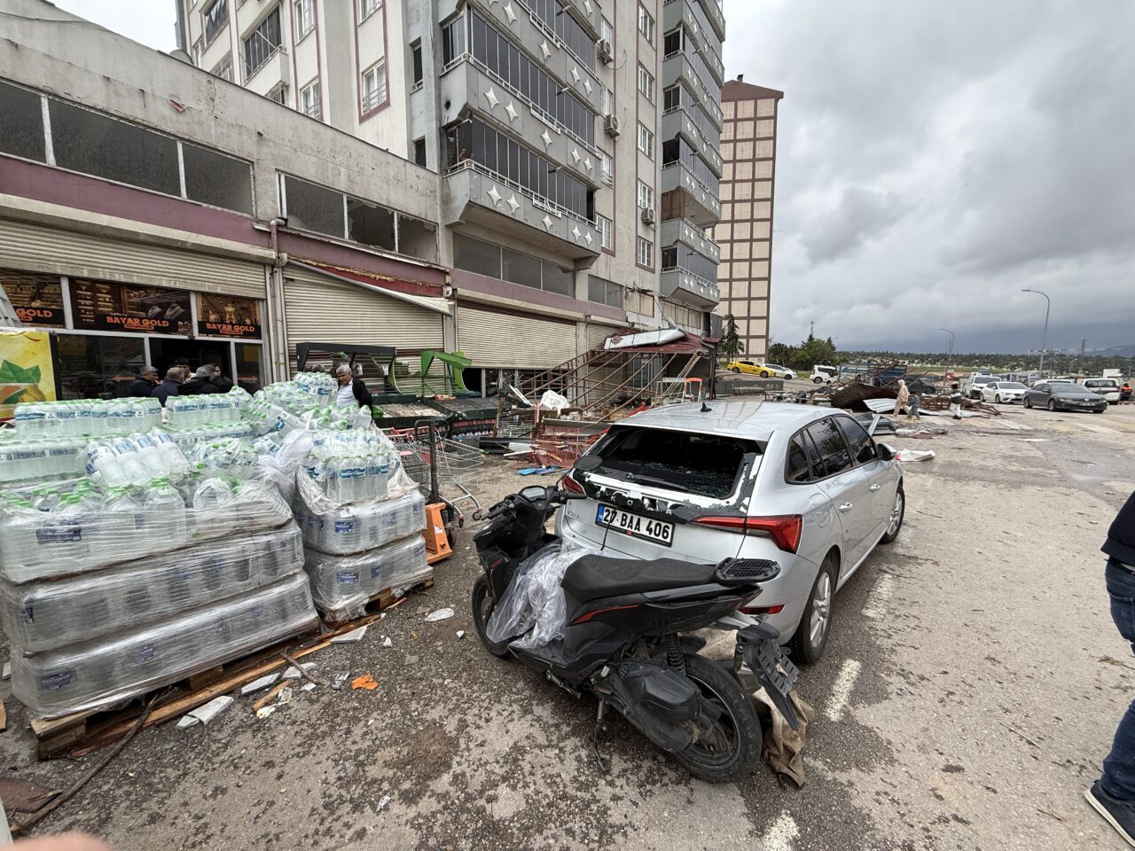 GAZİANTEP (AA) – Gaziantep'te dün etkili olan şiddetli fırtınanın yol