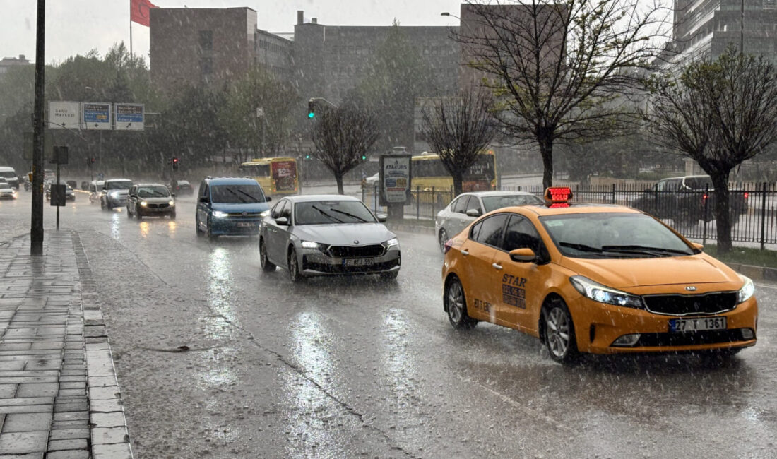 GAZİANTEP (AA) – Gaziantep'te sağanak günlük yaşamı olumsuz etkiledi. Kentte