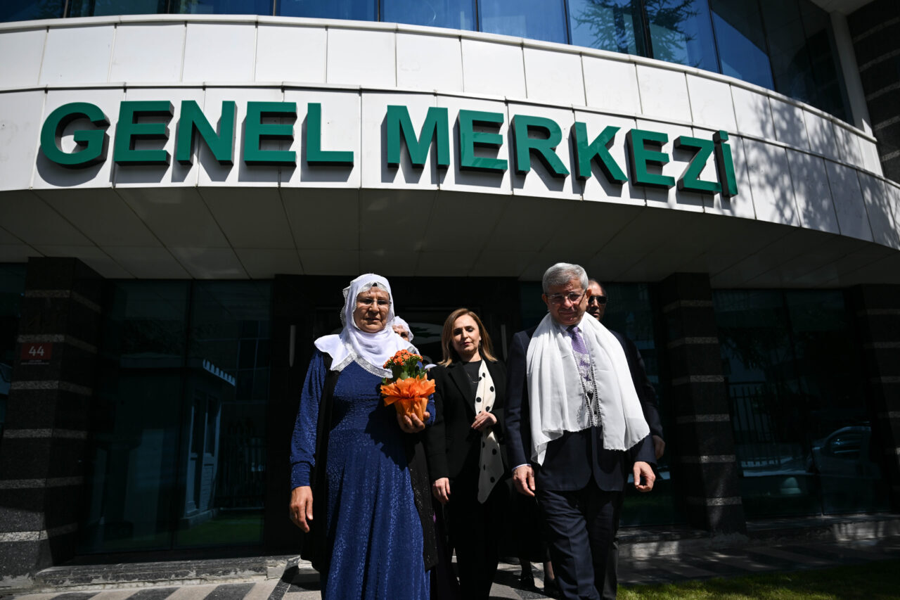 ANKARA (AA) – Gelecek Partisi Genel Başkanı Ahmet Davutoğlu, DEM