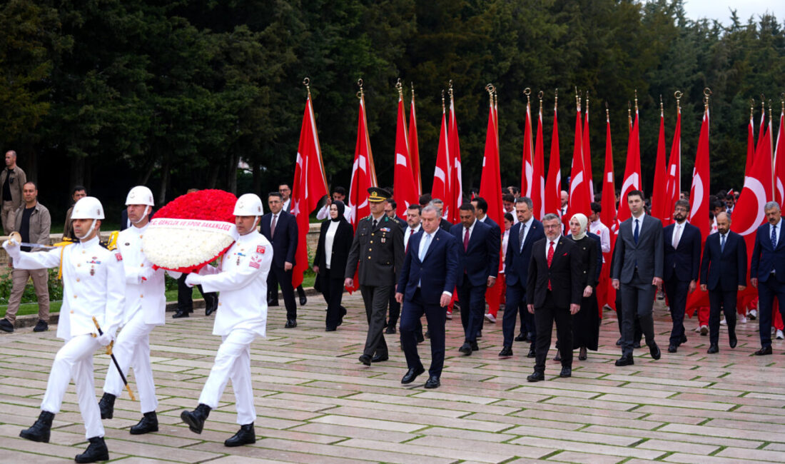 - Bakan Osman Aşkın Bak:
"Kurtuluşun ilk adımı olan 19 Mayıs,