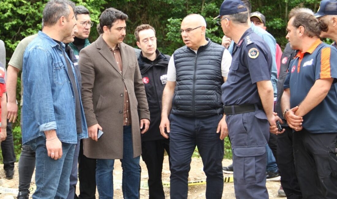 GİRESUN (AA) – Giresun Valisi Mustafa Koç, Yağlıdere ilçesinde dereye