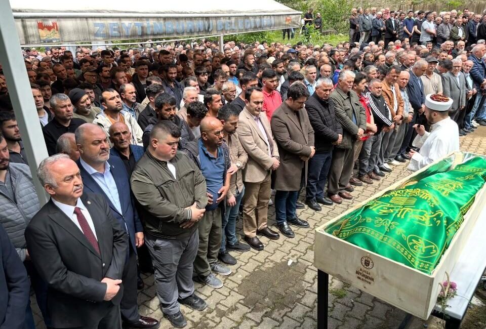 GİRESUN (AA) – Giresun'un Yağlıdere ilçesinde derede balık tutarken akıntıya