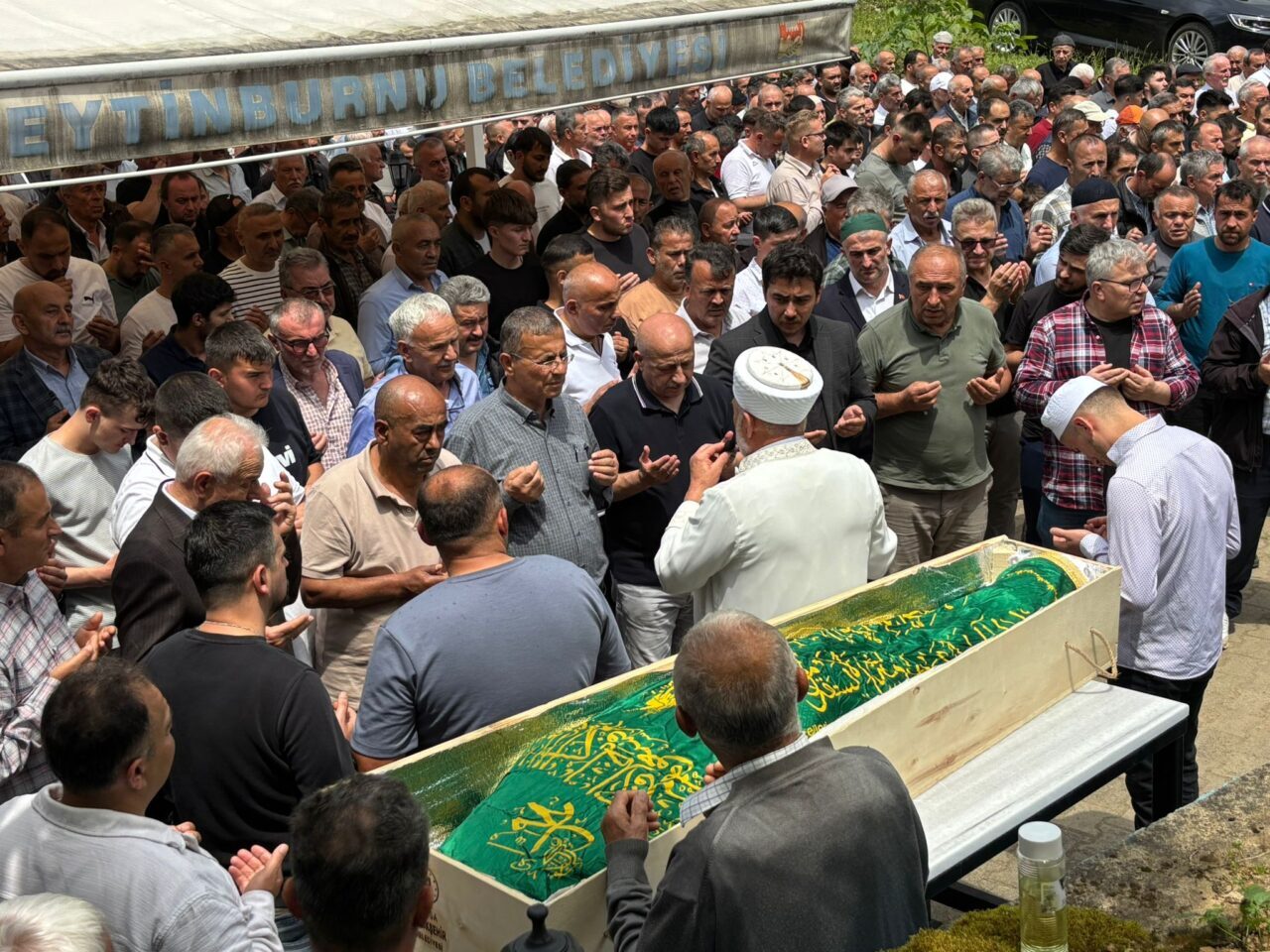 GİRESUN (AA) – Giresun'un Yağlıdere ilçesinde derede balık tutarken akıntıya
