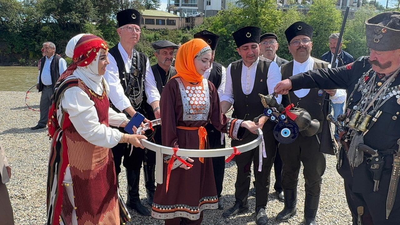 GİRESUN (AA) – Giresun'da halk arasında havaların ısınıp bahardan yaza