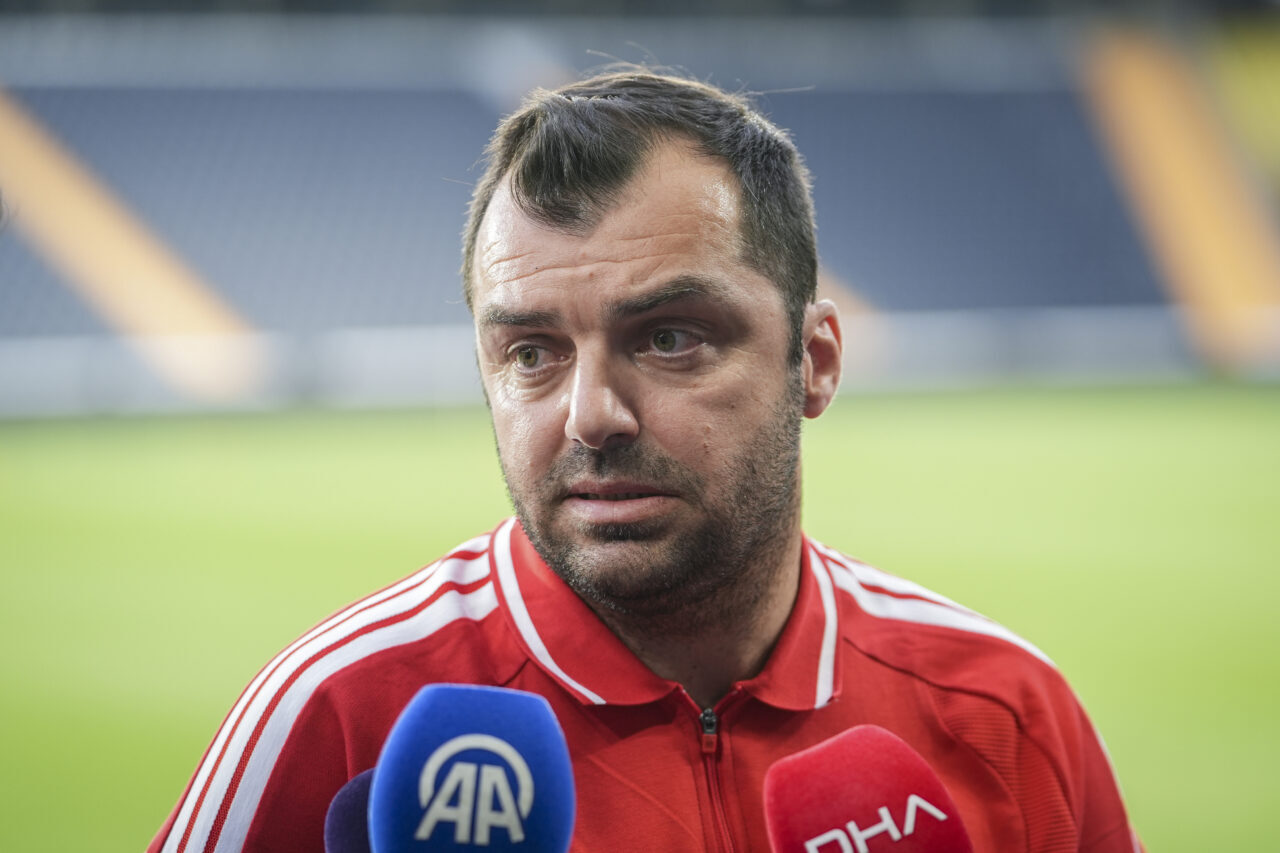 - Kuzey Makedonya'da milli takımlar sportif direktörü Pandev:
"Türkiye, Montella'nın göreve