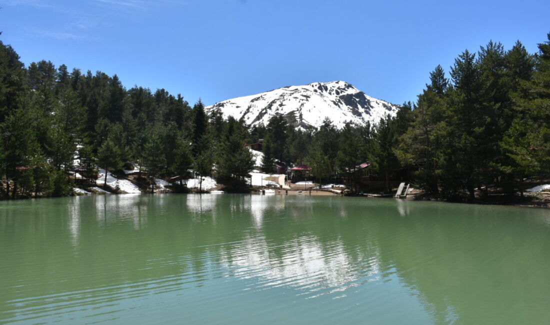 GÜMÜŞHANE (AA) – Gümüşhane'nin Torul ilçesindeki Limni Gölü Tabiat Parkı,