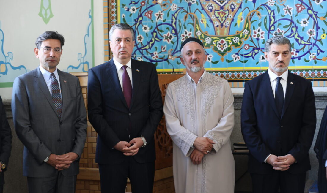 TİFLİS (AA) – Gürcistan Cumhurbaşkanı Mikhel Kavelaşvili, Tiflis Cuma Camisi'ni
