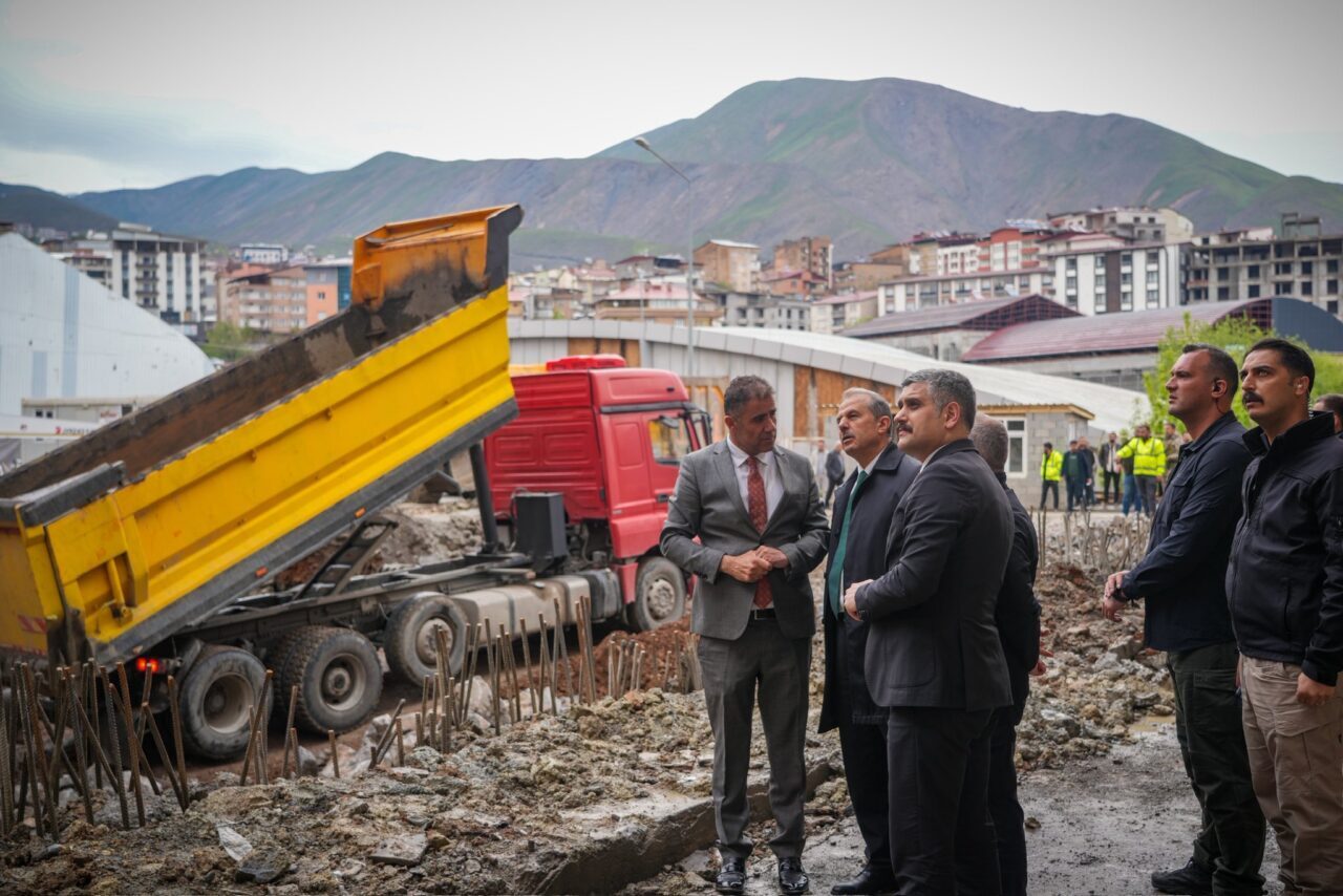 HAKKARİ (AA) – Hakkari Valisi ve Belediye Başkan Vekili İbrahim