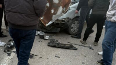 HAKKARİ (AA) – Hakkari'nin Yüksekova ilçesinde 3 hafif ticari aracın