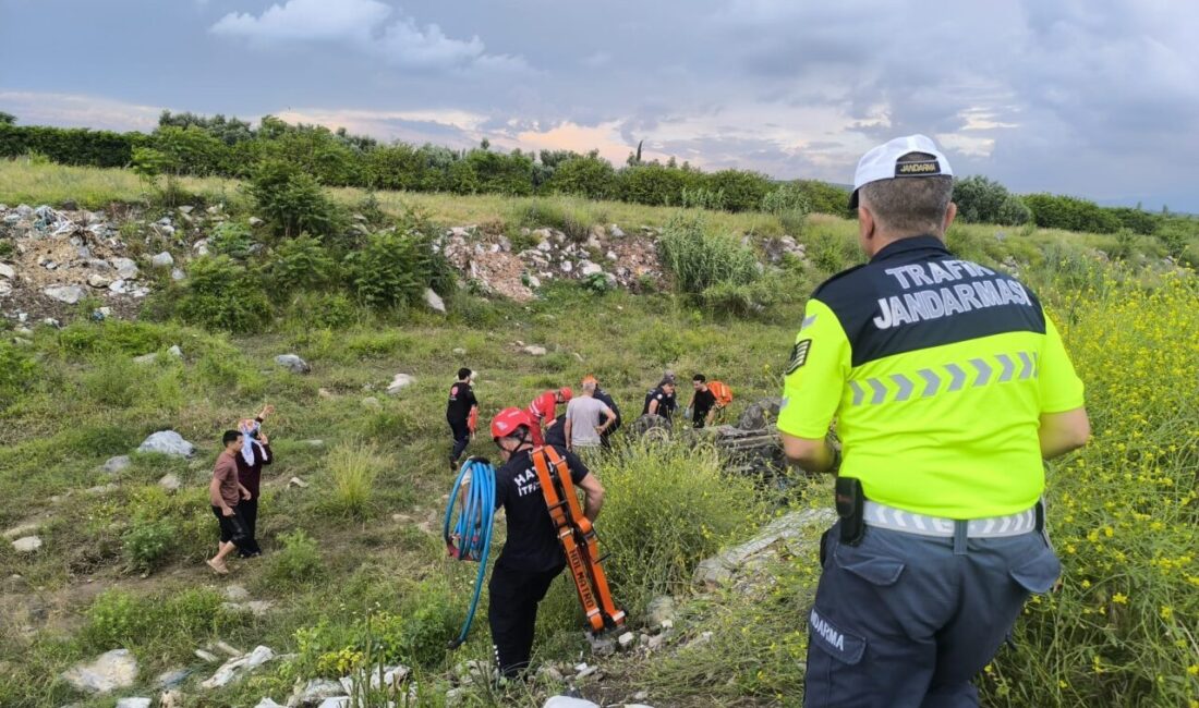 HATAY (AA) – Hatay'ın Dörtyol ilçesinde devrilen traktörün altında kalan