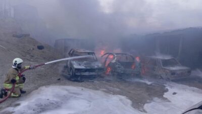 HATAY (AA) – Hatay'ın Samandağ ilçesinde, inşaat şantiyesindeki konteynerlerde çıkan