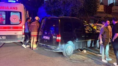 HATAY (AA) – Hatay'ın İskenderun ilçesinde otomobil ile hafif ticari