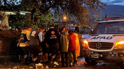 HATAY (AA) – Hatay'ın merkez Antakya ilçesinde sağanak nedeniyle çöken