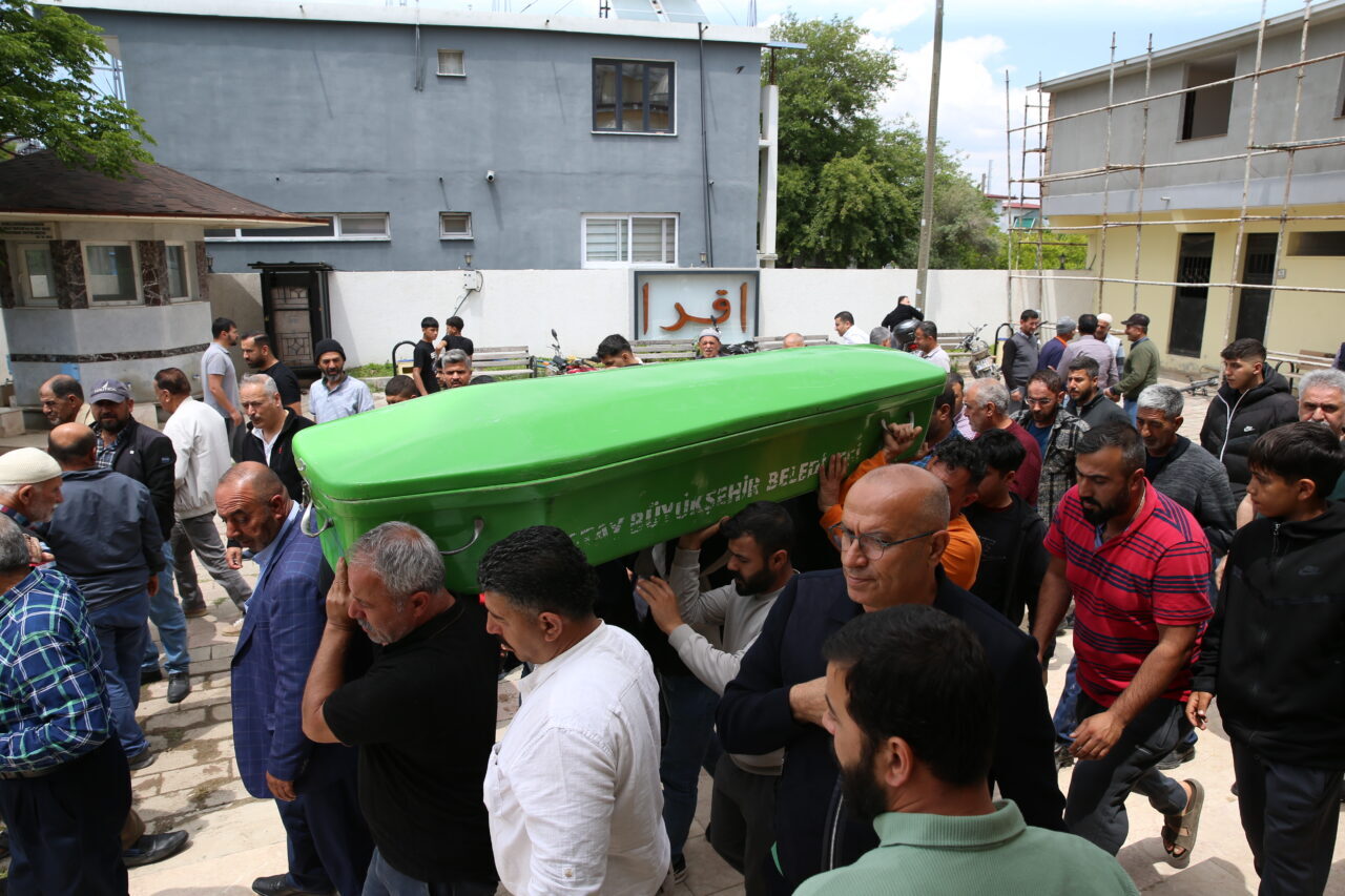 HATAY (AA) – Hatay'da selde hayatını kaybeden Şahut Kimyonok ve