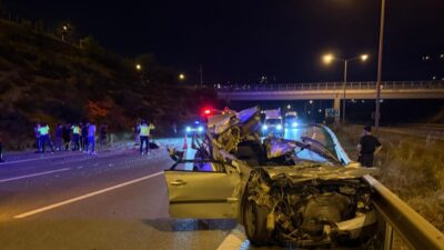 HATAY (AA) – Hatay'ın İskenderun ilçesinde, tıra çarpan otomobildeki 1