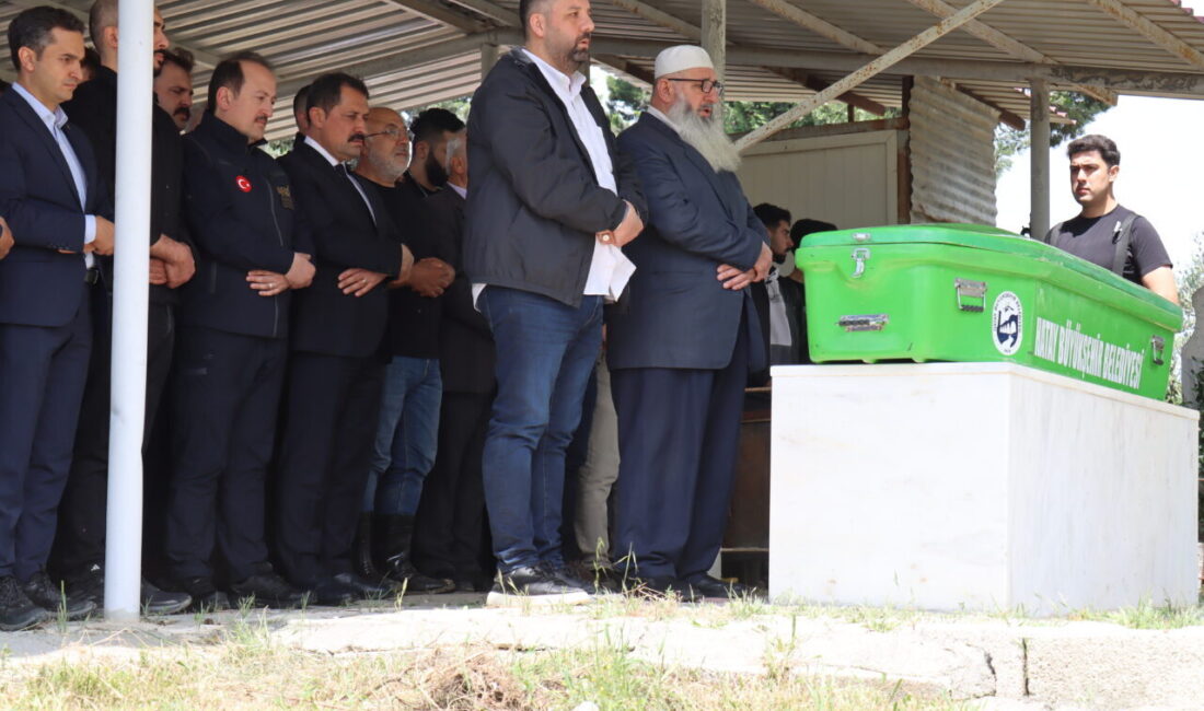 - Cenaze törenine Vali Mustafa Masatlı ve AFAD Başkanı Ali
