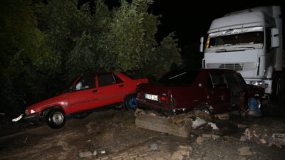 HATAY (AA) – Hatay'ın Dörtyol ilçesinde sağanak sonrası oluşan su