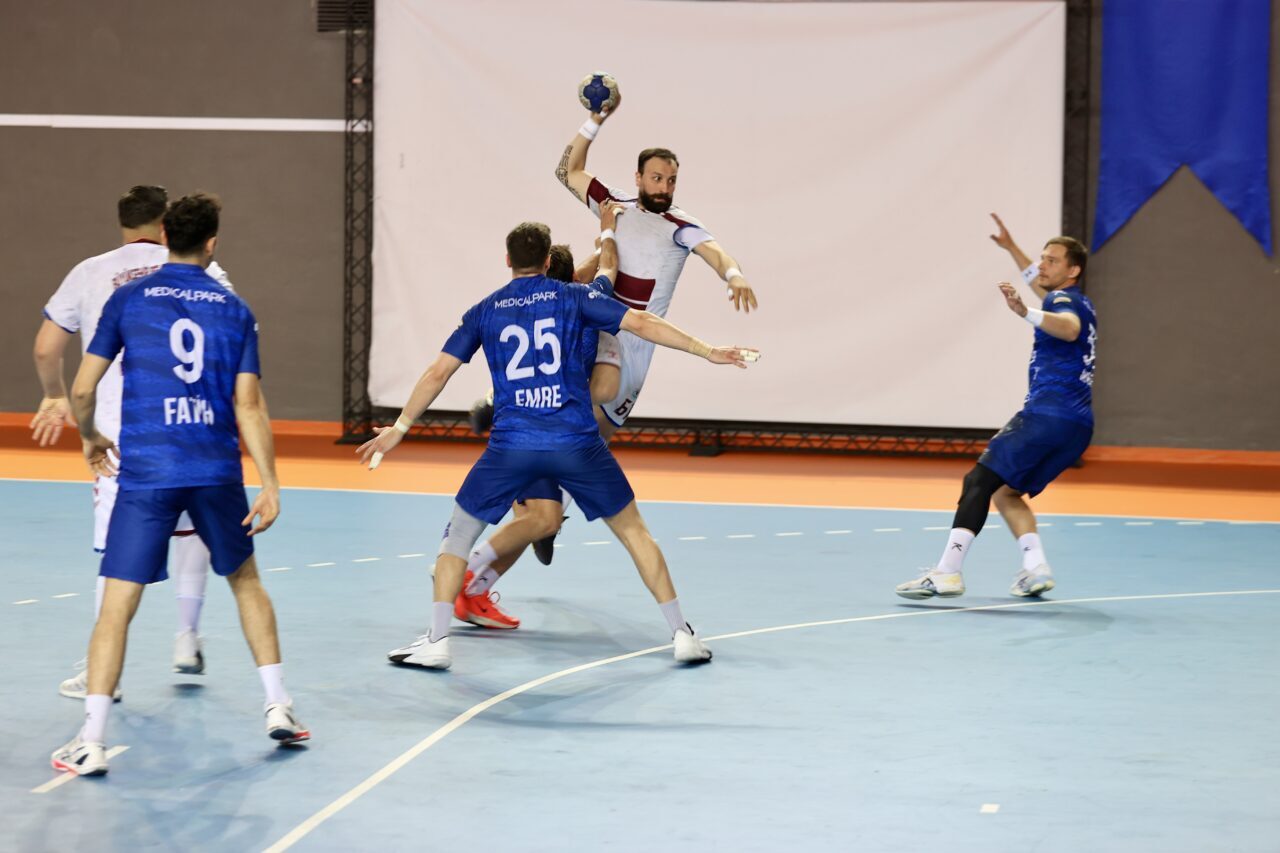 - Trabzon Büyükşehir Belediyespor: 39 - İstanbul Gençlik: 40