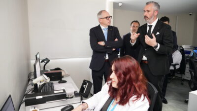 - Belçika Flaman Bölge Hükümeti Başbakanı Matthias Diependaele:
- "6 asırdır