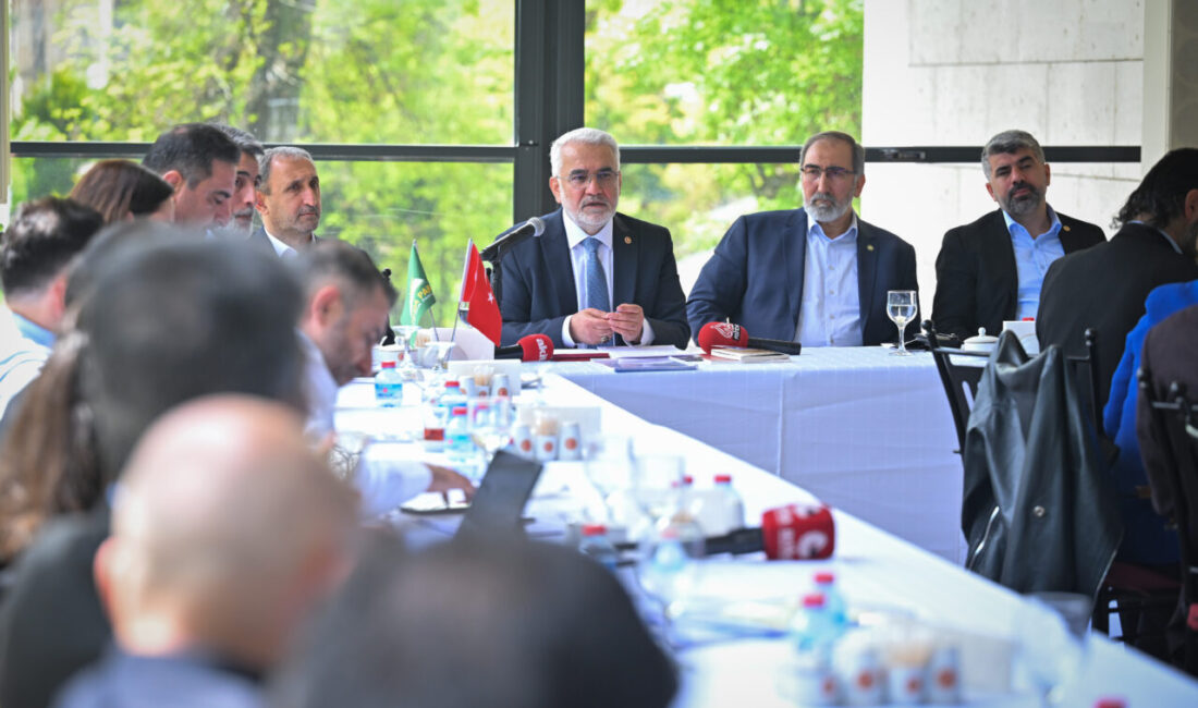 - "Bugünkü ekonomik tabloda 2026 yılı içerisinde bir seçim olmasını