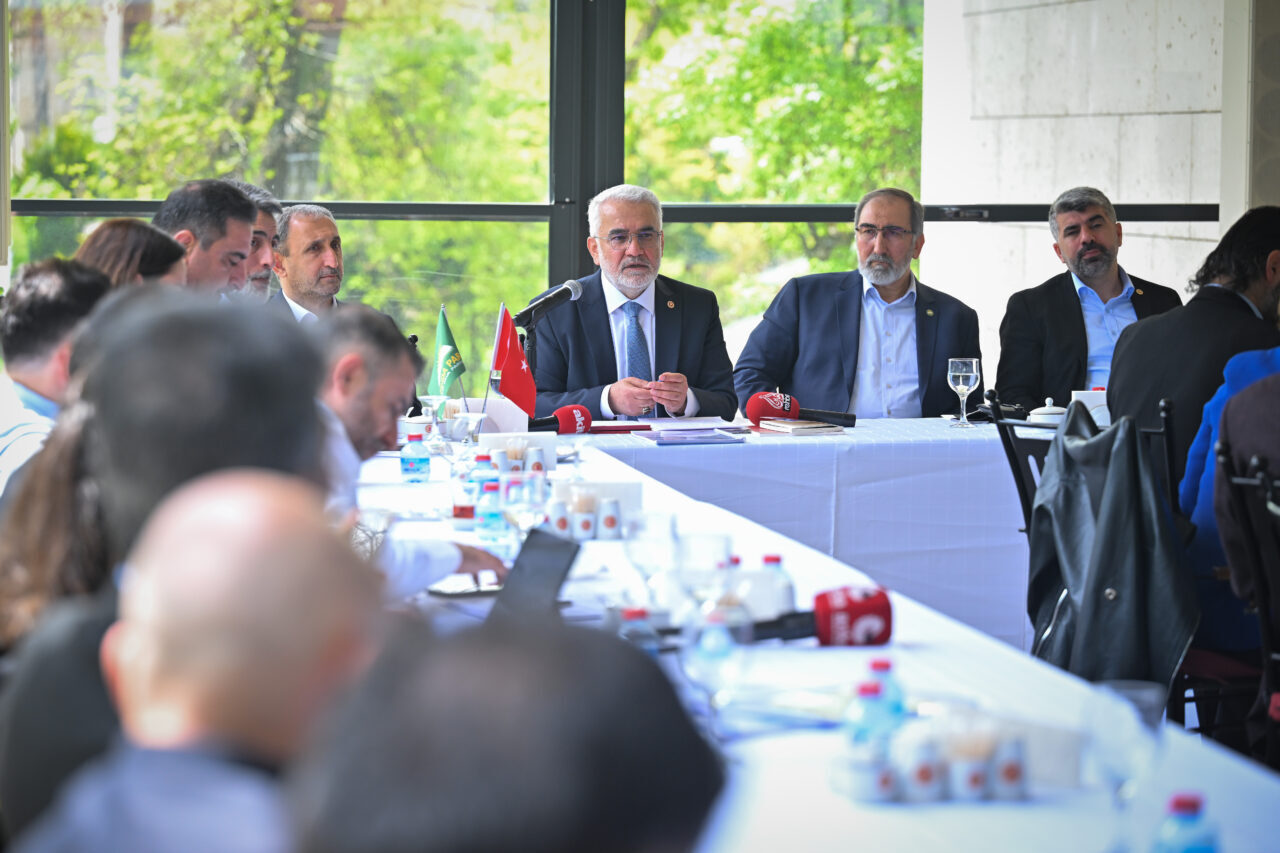 - "Bugünkü ekonomik tabloda 2026 yılı içerisinde bir seçim olmasını
