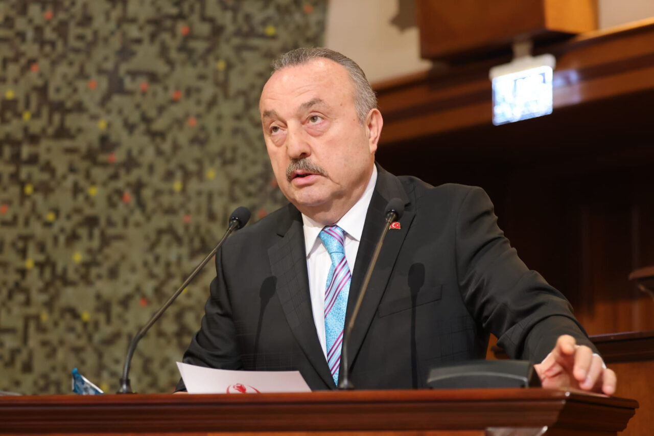 - BBP Grup Başkanvekili Dursun Çağlayan:
- "Şu anda Taksim Meydanı'nda