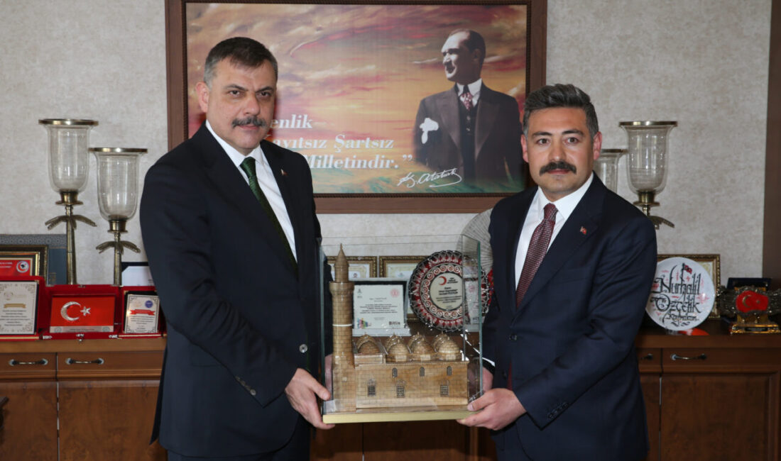 - "Ankara'ya döndüğümde Adilcevaz'ımız, Ahlat ve Tatvan'la ilgili belediye ve