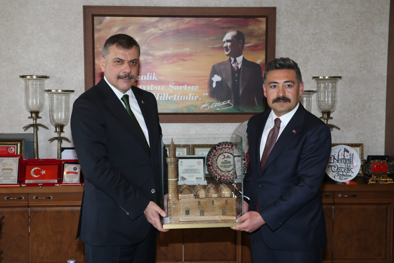 - "Ankara'ya döndüğümde Adilcevaz'ımız, Ahlat ve Tatvan'la ilgili belediye ve