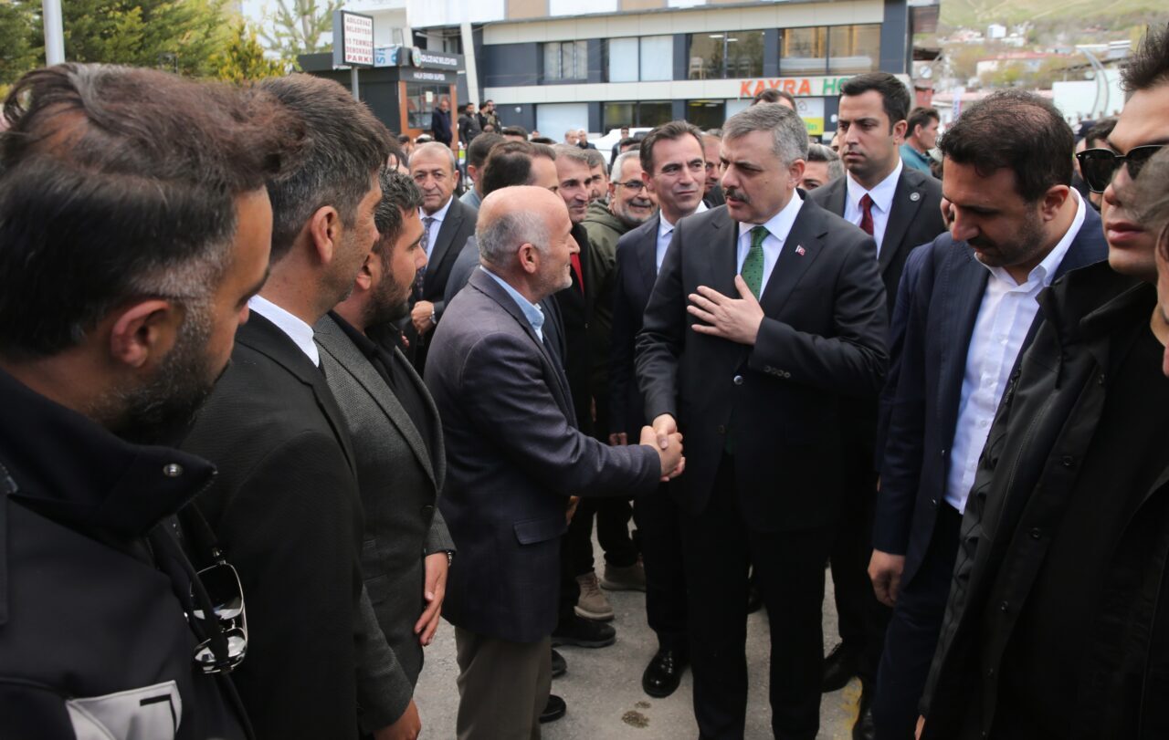 BİTLİS (AA) – İçişleri Bakanı Mustafa Çiftçi, Bitlis'in Adilcevaz ilçesinde
