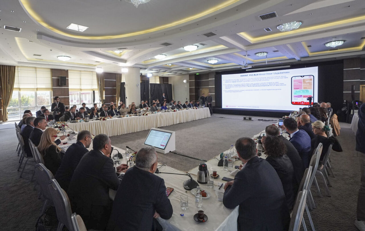 - "HAYAT 112 Acil mobil ihbar uygulaması ile artık ihbarlar