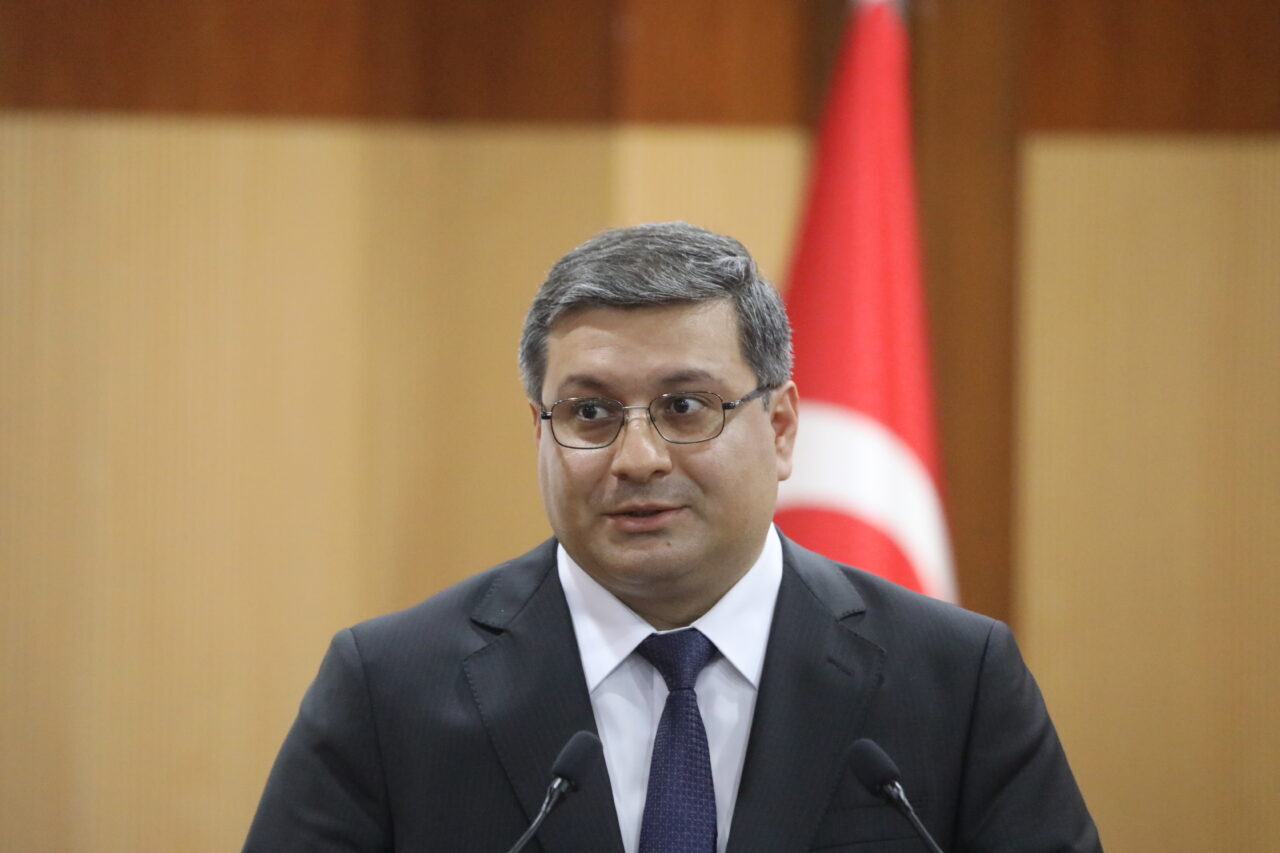 - Nahçıvan Özerk Cumhuriyeti Ekonomi Bakanı Kazım Hüseyneliyev:
- "Türkiye'nin Türk