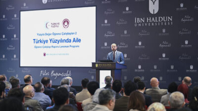 - İHÜ Mütevelli Heyeti Başkan Vekili Bilal Erdoğan:
- "İnsanların çocuk