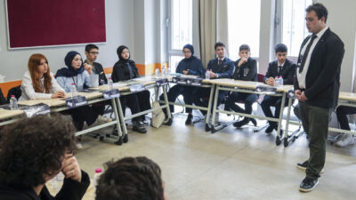 - İki gün süren etkinlikte öğrenciler, teknoloji, siyaset, ekonomi, sosyoloji,