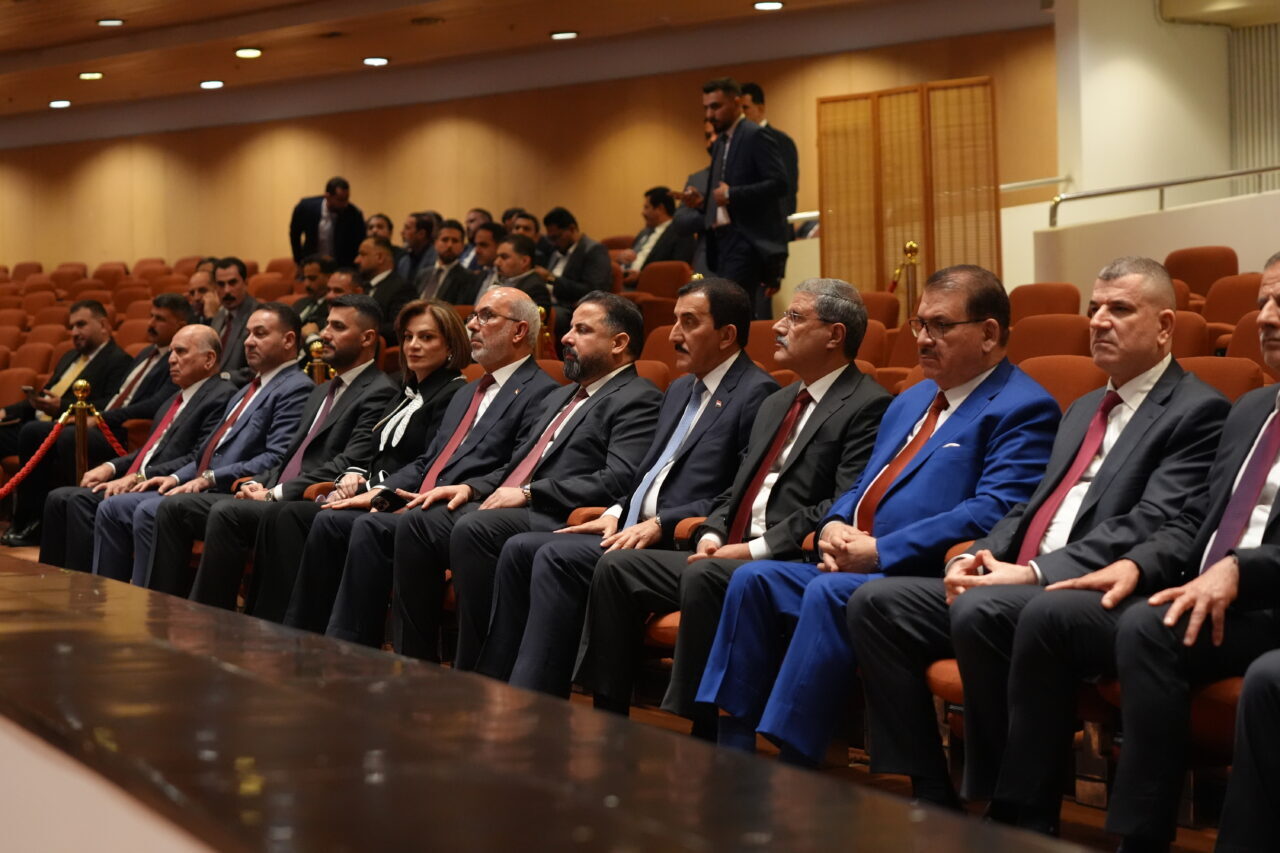 BAĞDAT (AA) – Irak Meclisi'nde, hükümeti kurmakla görevlendirilen Başbakan Ali
