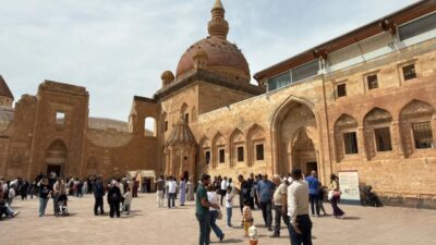AĞRI (AA) – Ağrı'nın Doğubayazıt ilçesindeki tarihi İshak Paşa Sarayı'nı